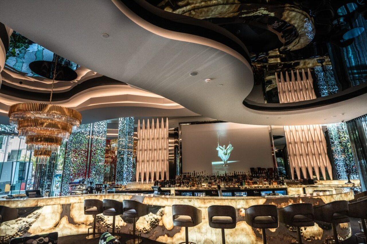 เอ็มโพเรียม เซาท์แบงก์ Hotel บริสเบน ภายนอก รูปภาพ The bar at the Ritz-Carlton, DIFC