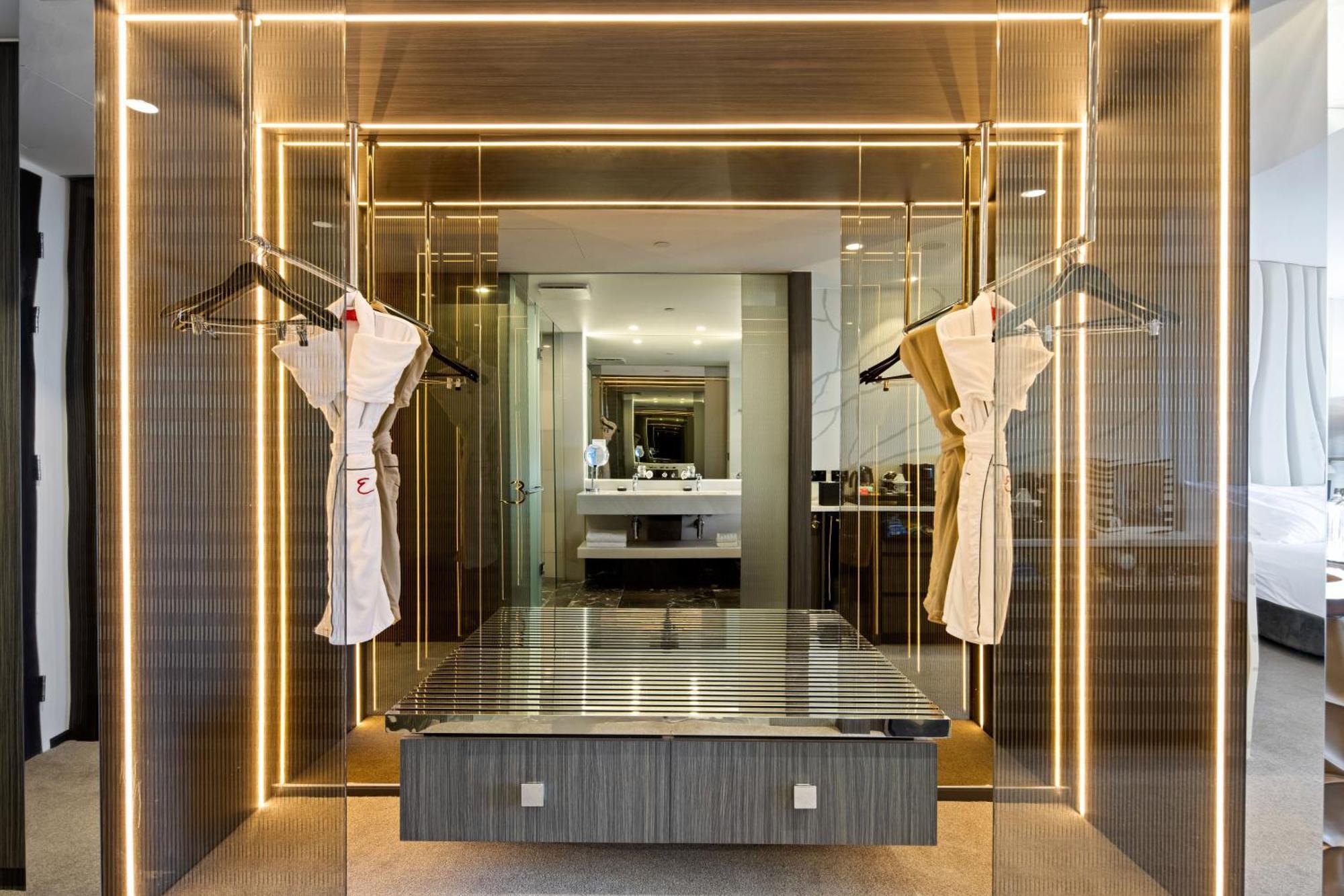 เอ็มโพเรียม เซาท์แบงก์ Hotel บริสเบน ภายนอก รูปภาพ A walk-in closet