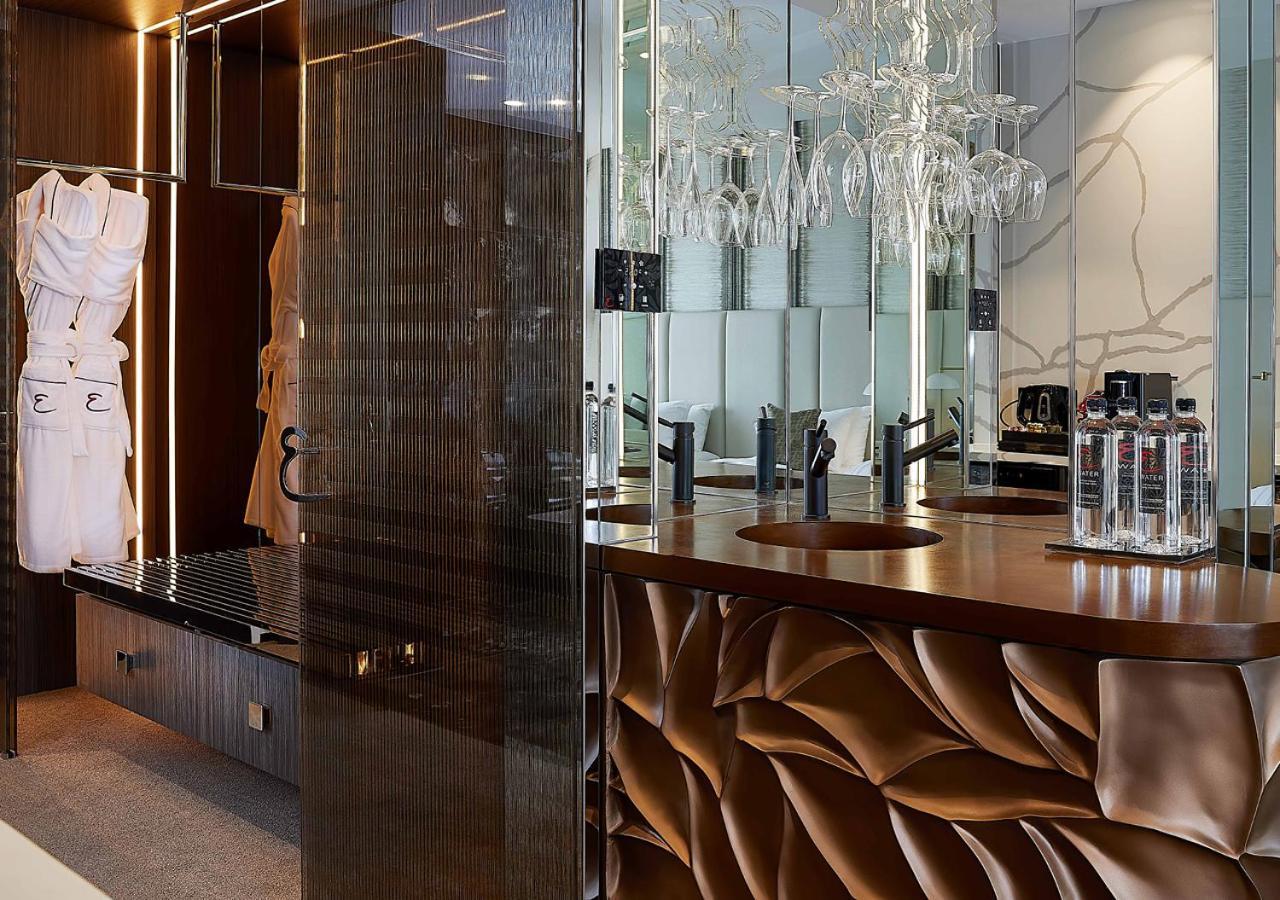 เอ็มโพเรียม เซาท์แบงก์ Hotel บริสเบน ภายนอก รูปภาพ The bar at the 100 East 53rd Street location