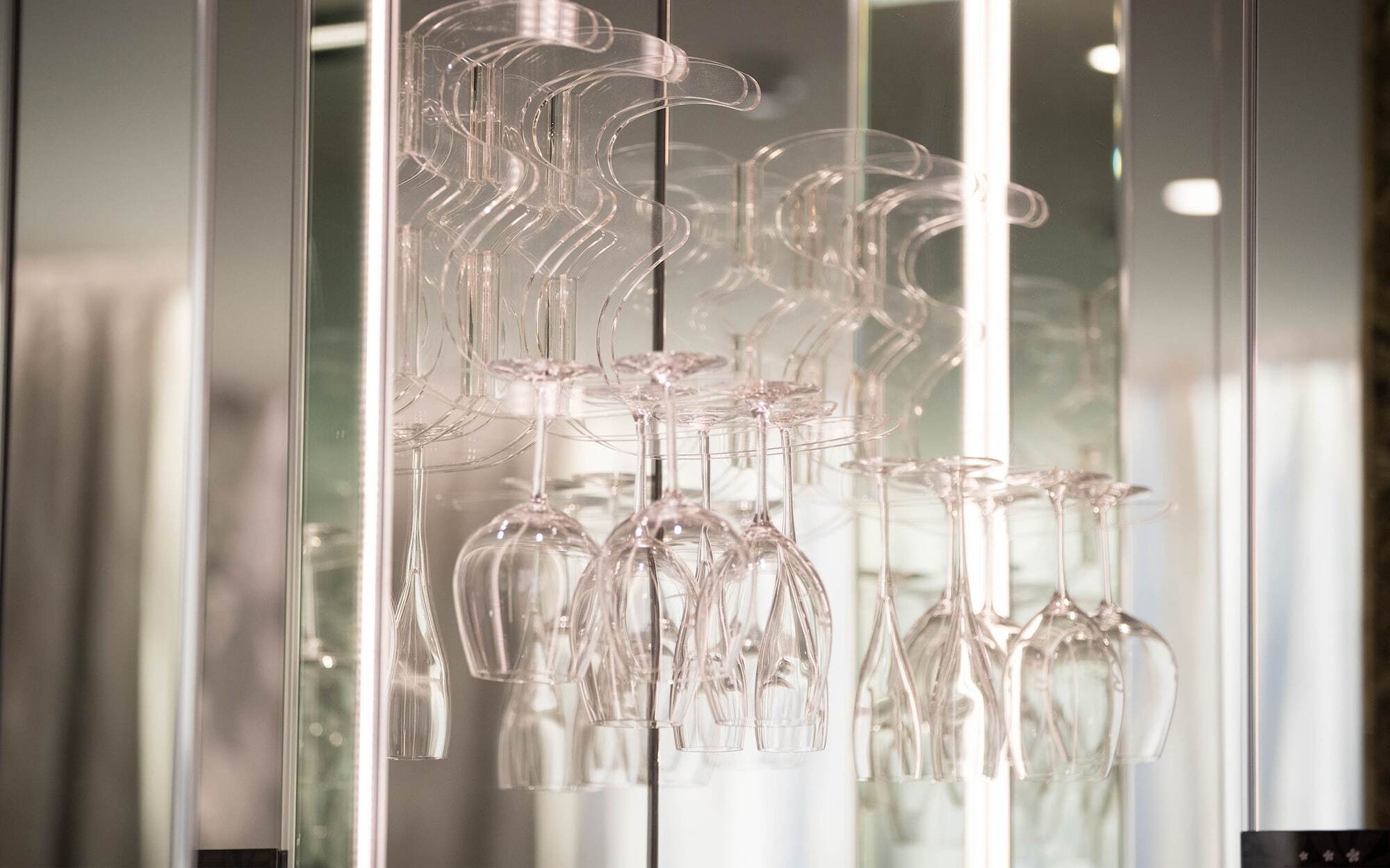 เอ็มโพเรียม เซาท์แบงก์ Hotel บริสเบน ภายนอก รูปภาพ Wine glasses